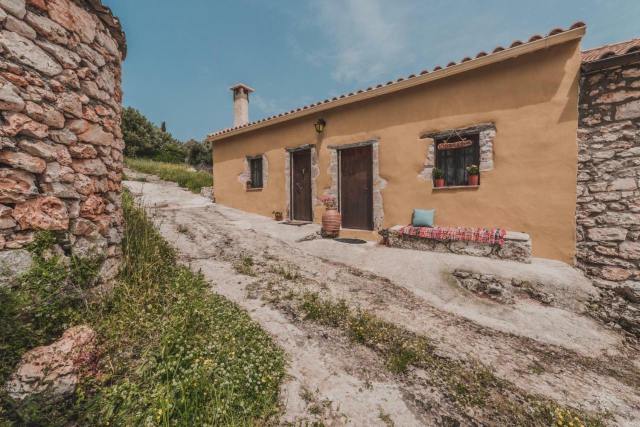 Affittacamere La Casa Di Nonna Koríthion Esterno foto