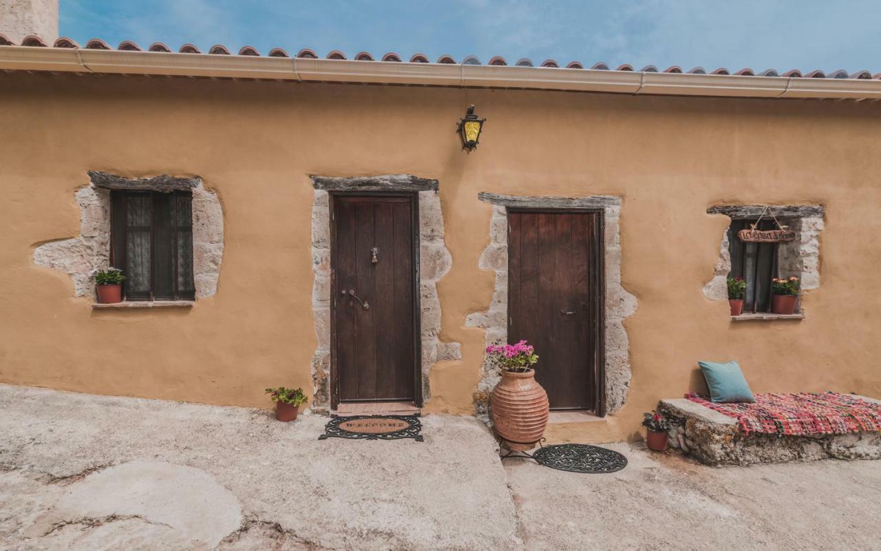 Affittacamere La Casa Di Nonna Koríthion Esterno foto