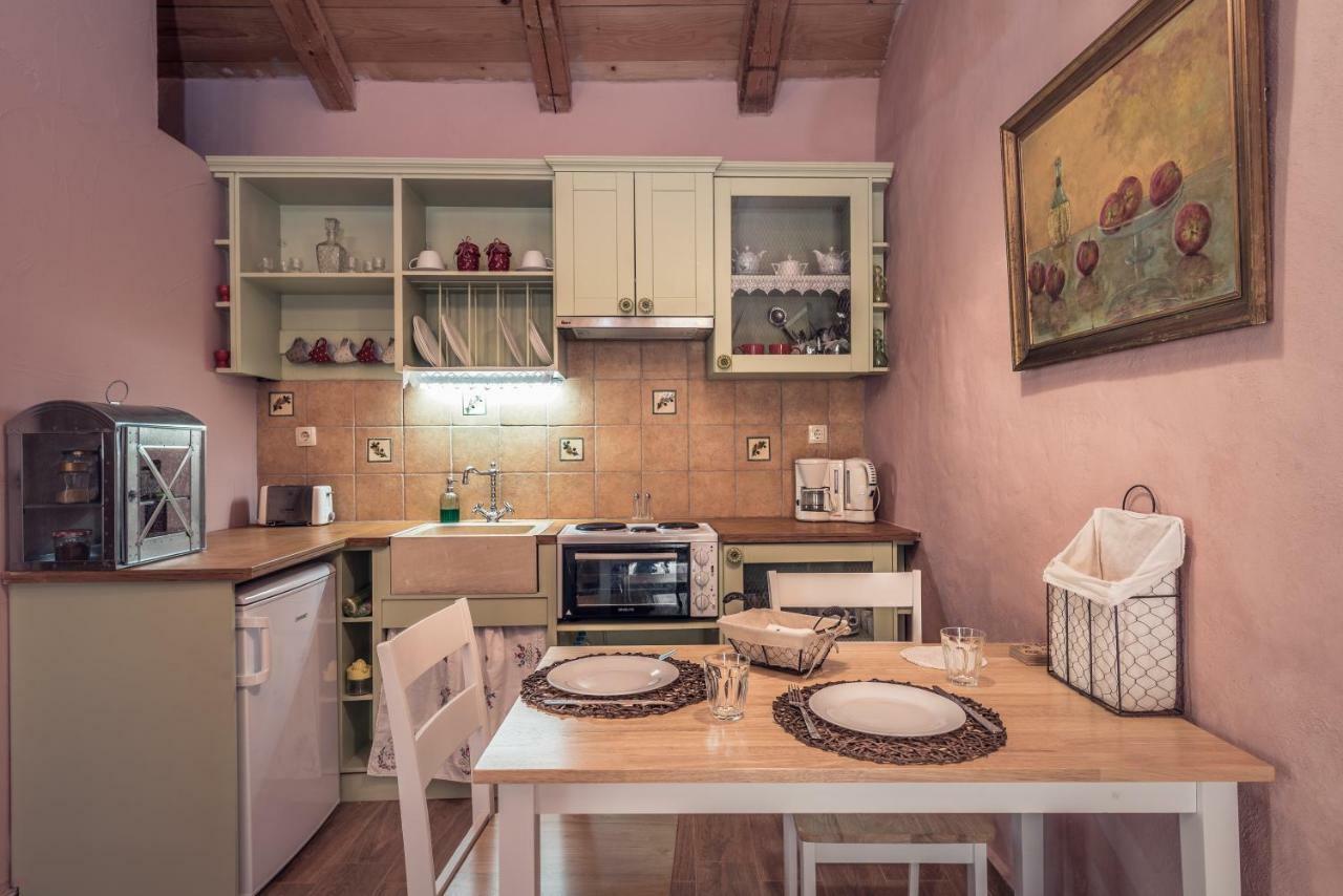 Affittacamere La Casa Di Nonna Koríthion Esterno foto