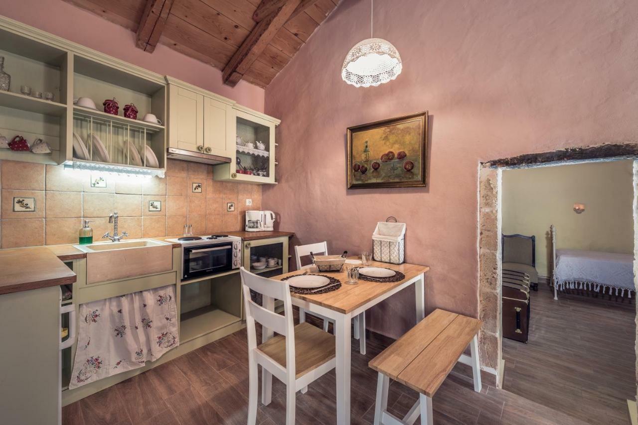 Affittacamere La Casa Di Nonna Koríthion Esterno foto
